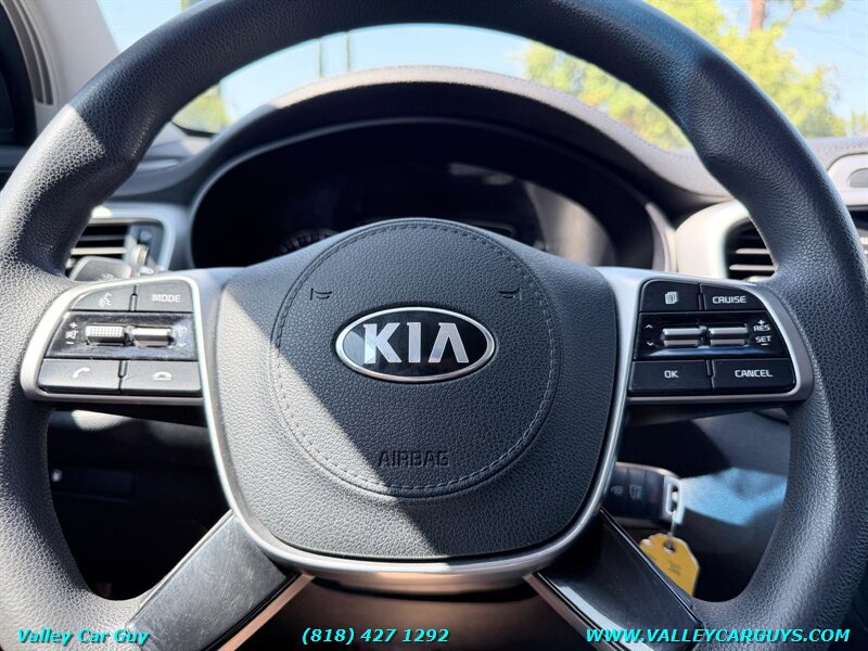 Used 2019 Kia Sorento FWD image 12