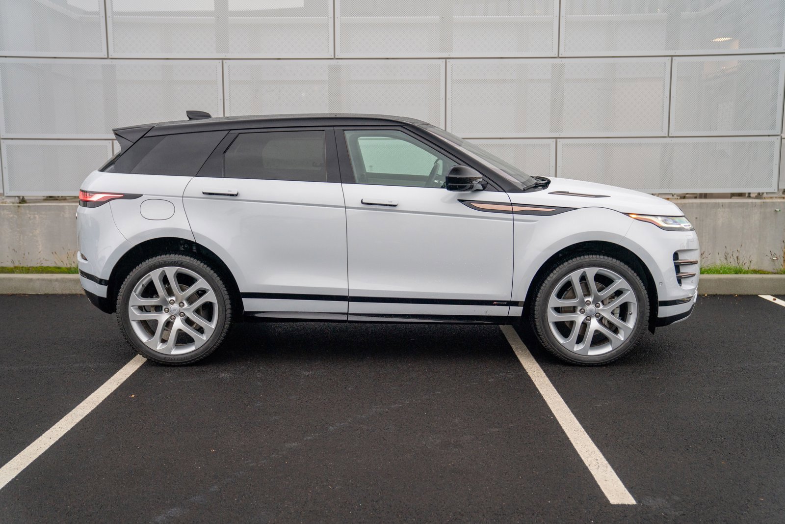 Used 2020 Land Rover Range Rover Evoque First Edition image 8