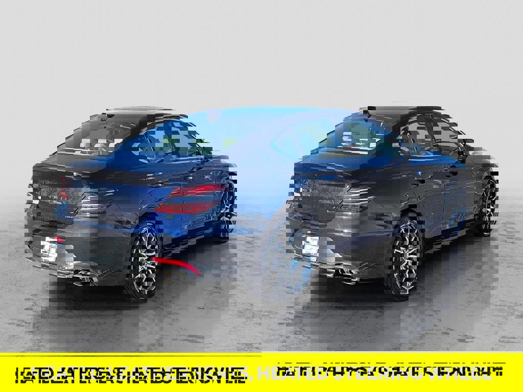 Used 2023 Genesis G70 2.0T image 5