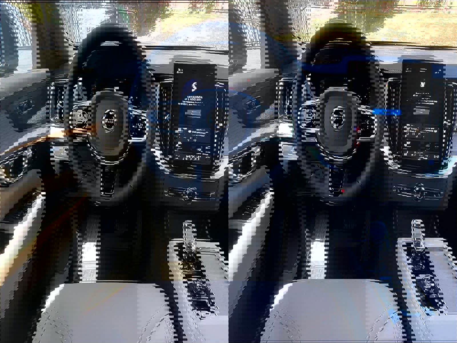 New 2026 Volvo XC90 B6 Plus w/ Protection Package Premier image 15