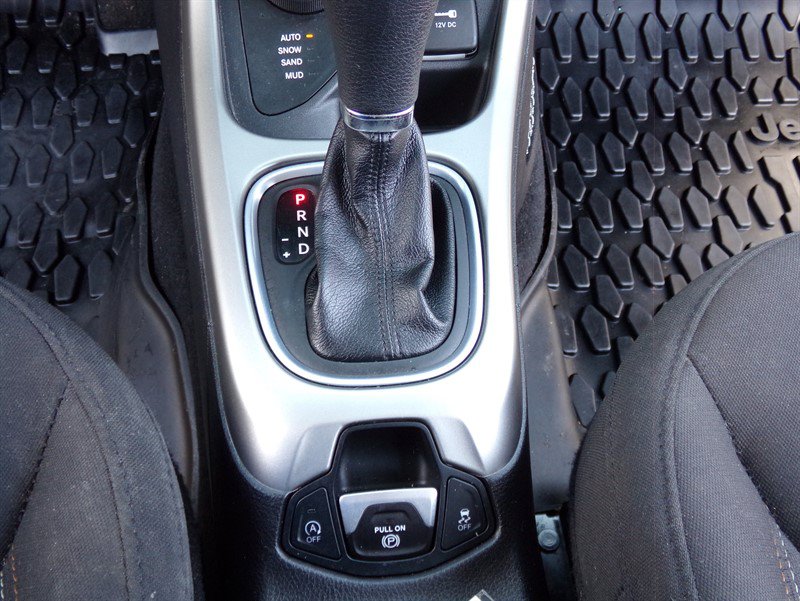 Used 2020 Jeep Compass Sport AWD/4WD image 29