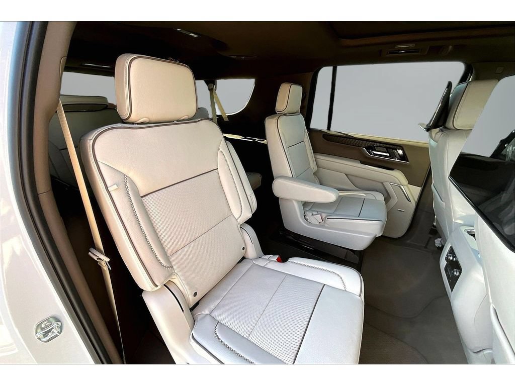 New 2026 GMC Yukon XL Denali w/ Denali Reserve Package AWD/4WD image 9