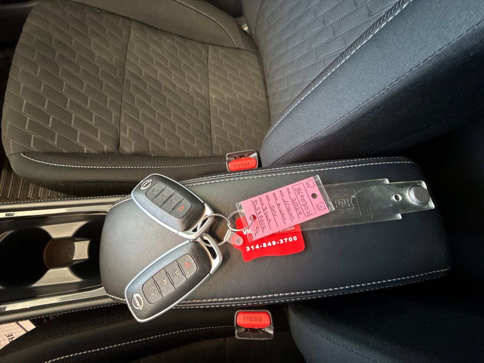 Used 2024 Nissan Kicks SV FWD image 9