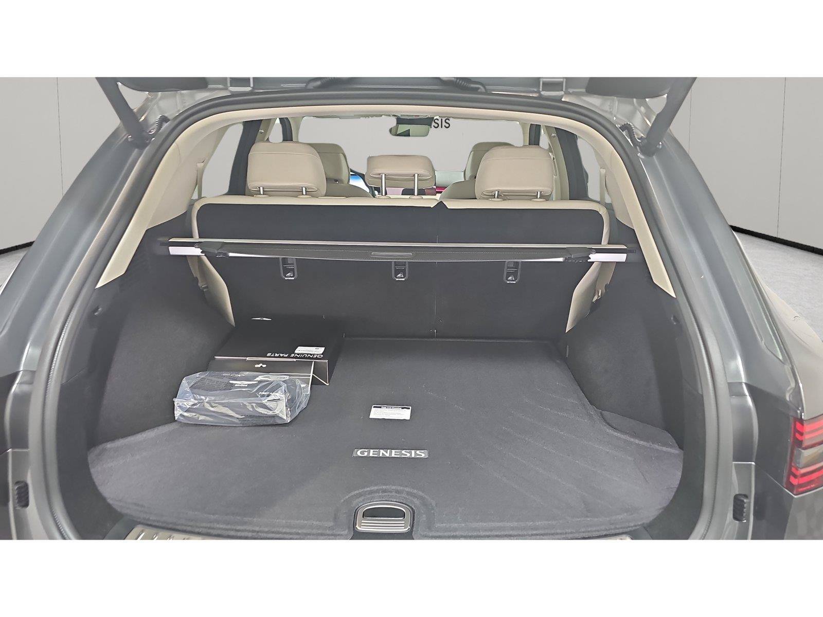 New 2027 Genesis GV70 2.5T Select AWD/4WD image 12