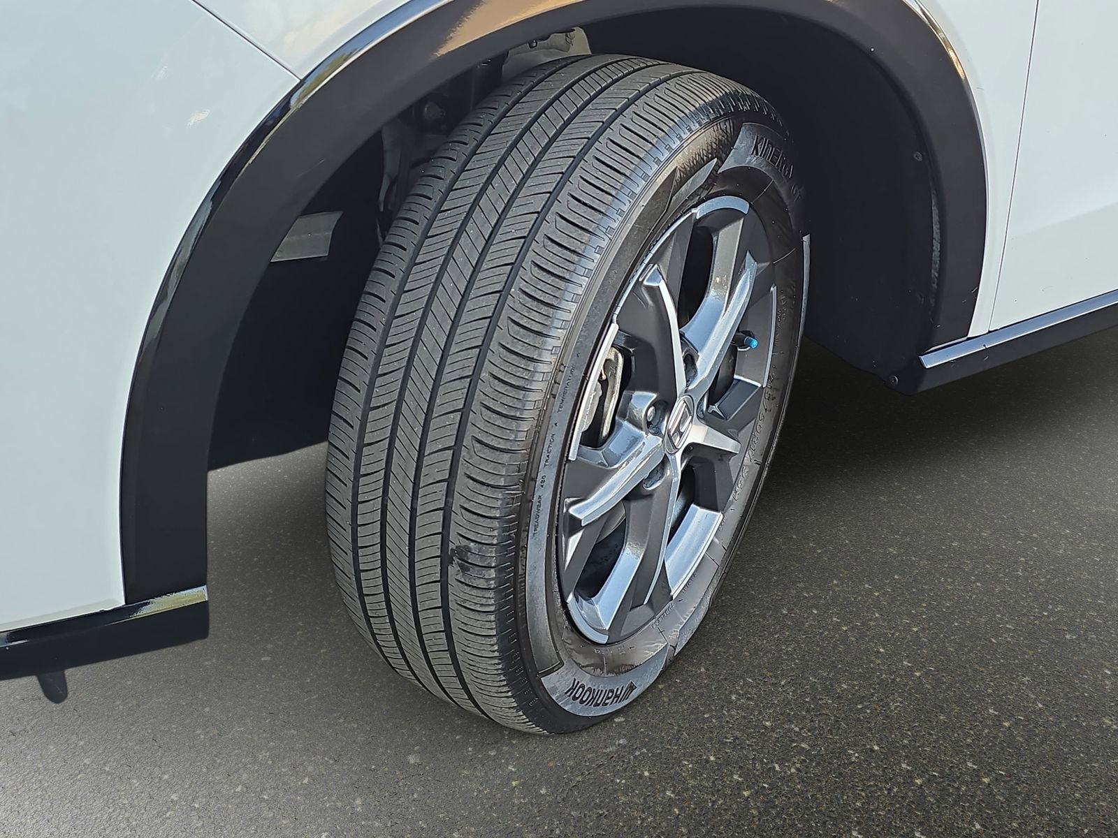 Certified 2024 Honda HR-V EX-L image 28