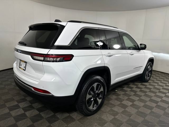 Used 2023 Jeep Grand Cherokee 4WD 4xe image 3