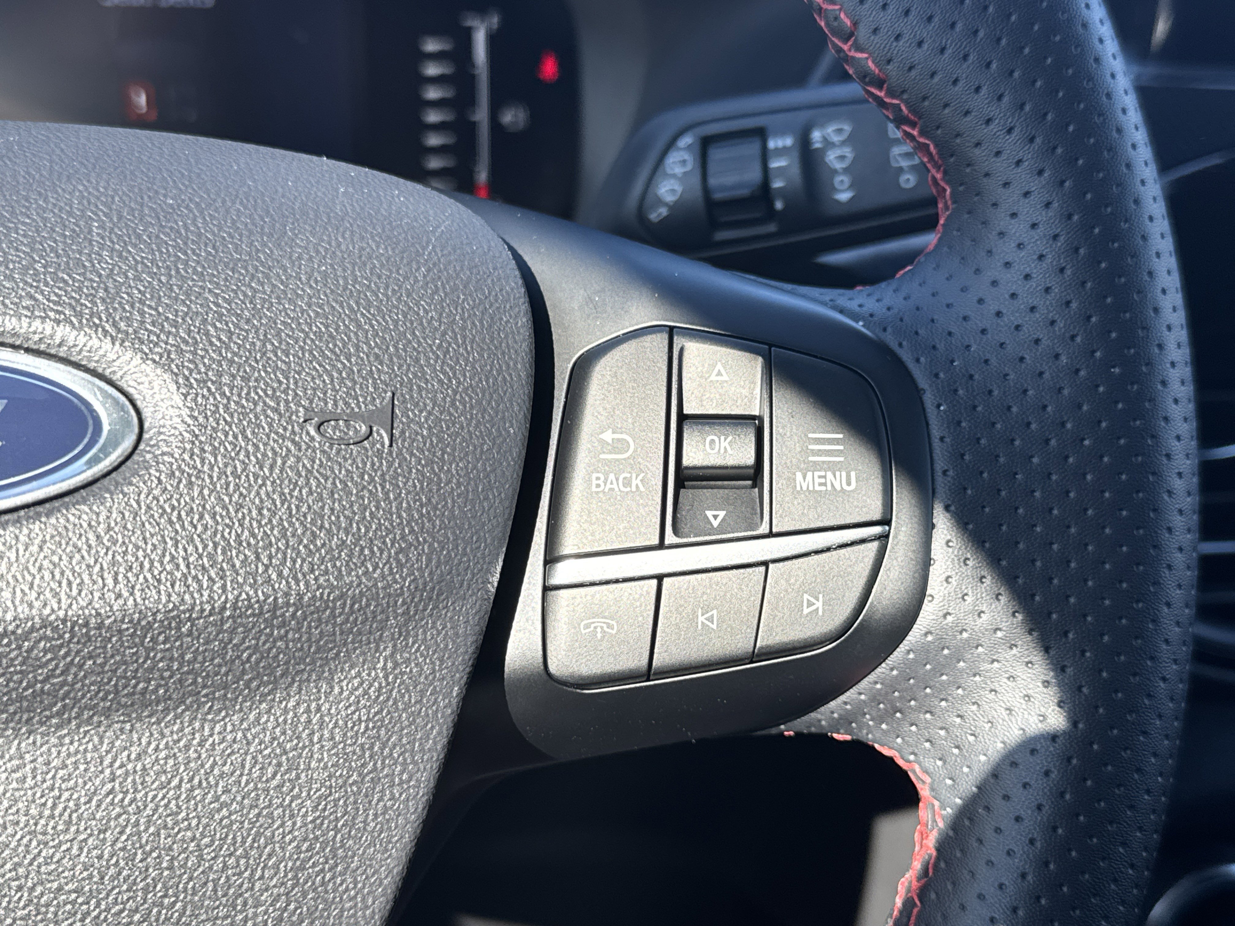 Certified 2024 Ford Escape ST-Line image 17