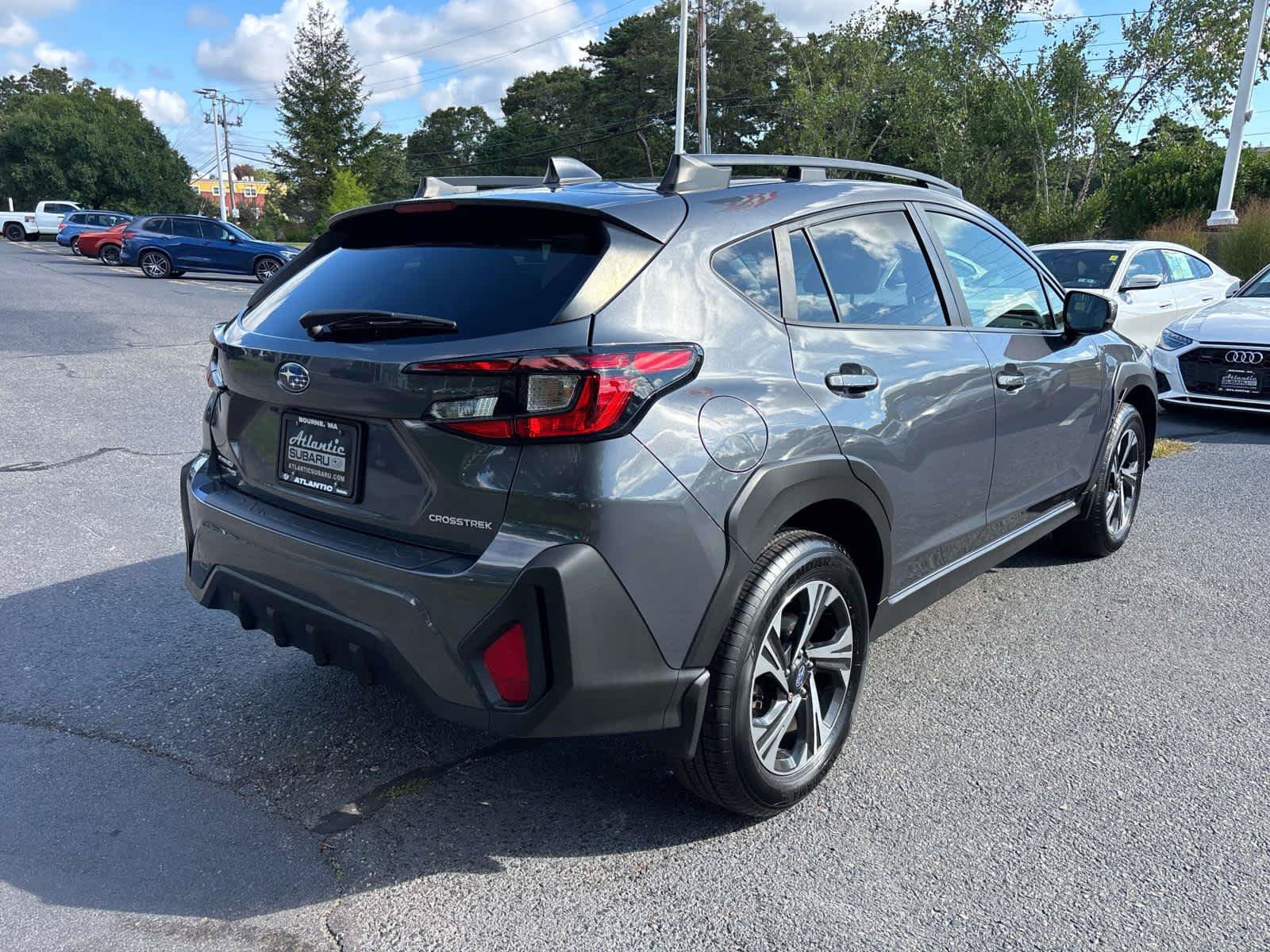 Used 2024 Subaru Crosstrek 2.0i Premium AWD/4WD image 3