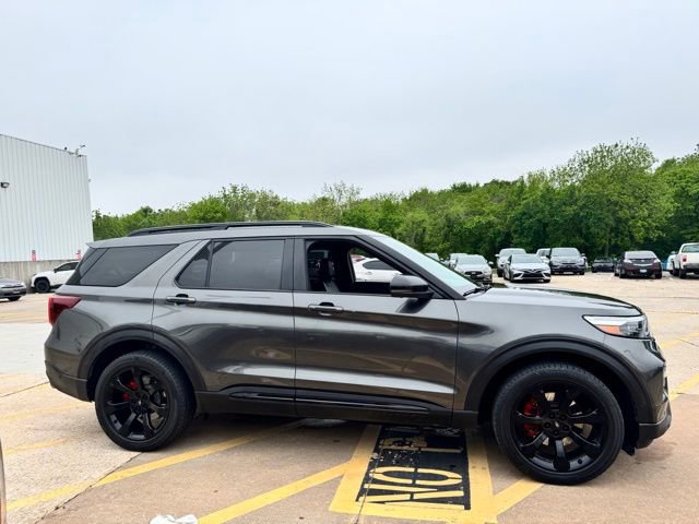 Used 2020 Ford Explorer ST w/ ST Street Pack image 3