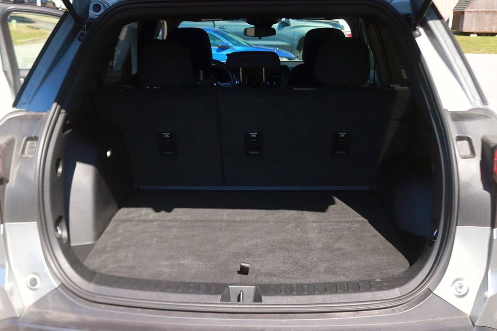 Used 2025 GMC Terrain Elevation AWD/4WD image 16