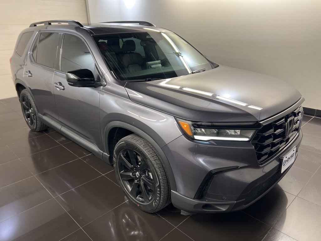 Used 2025 Honda Pilot Black Edition image 1
