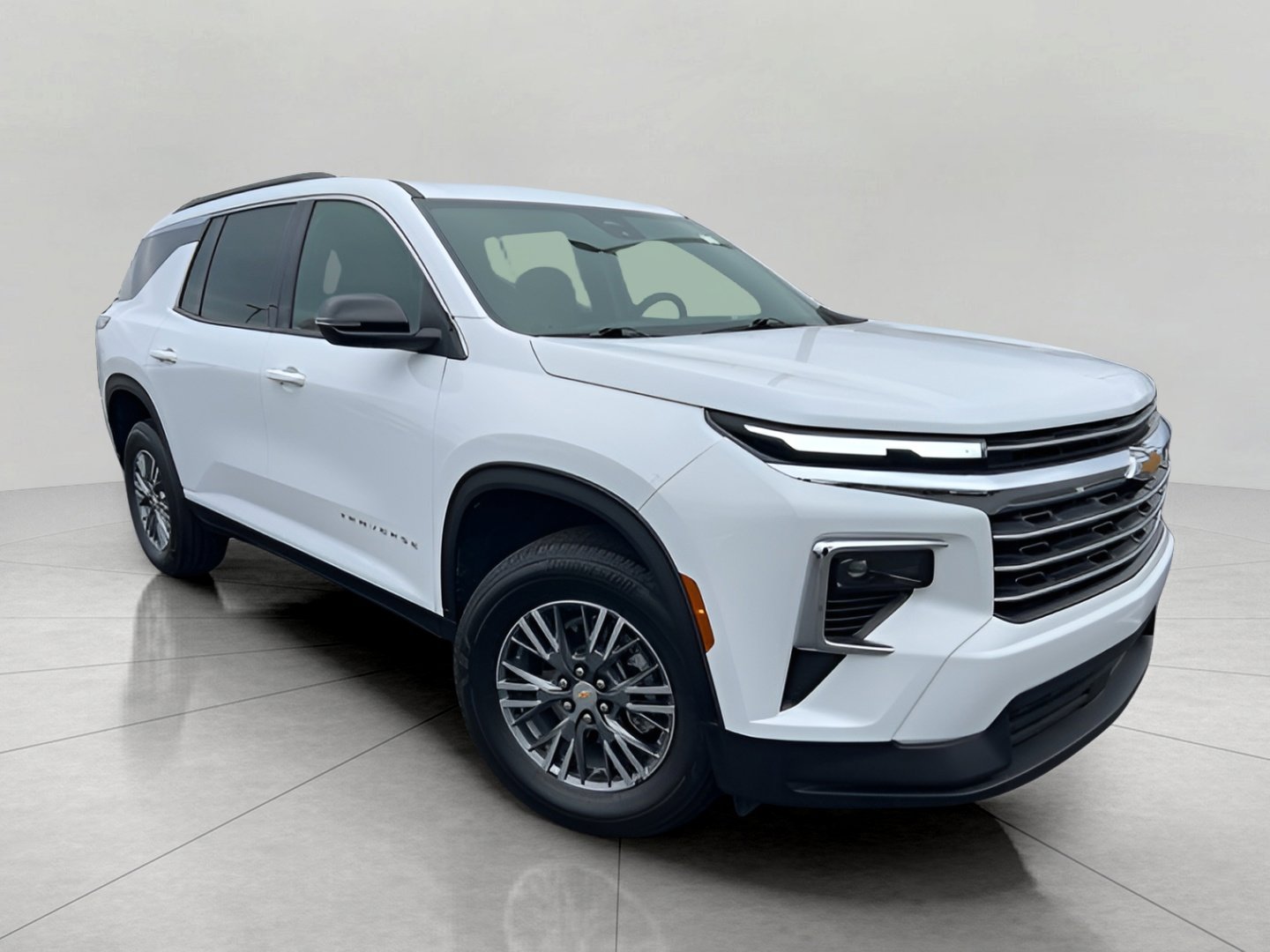 Used 2025 Chevrolet Traverse LT