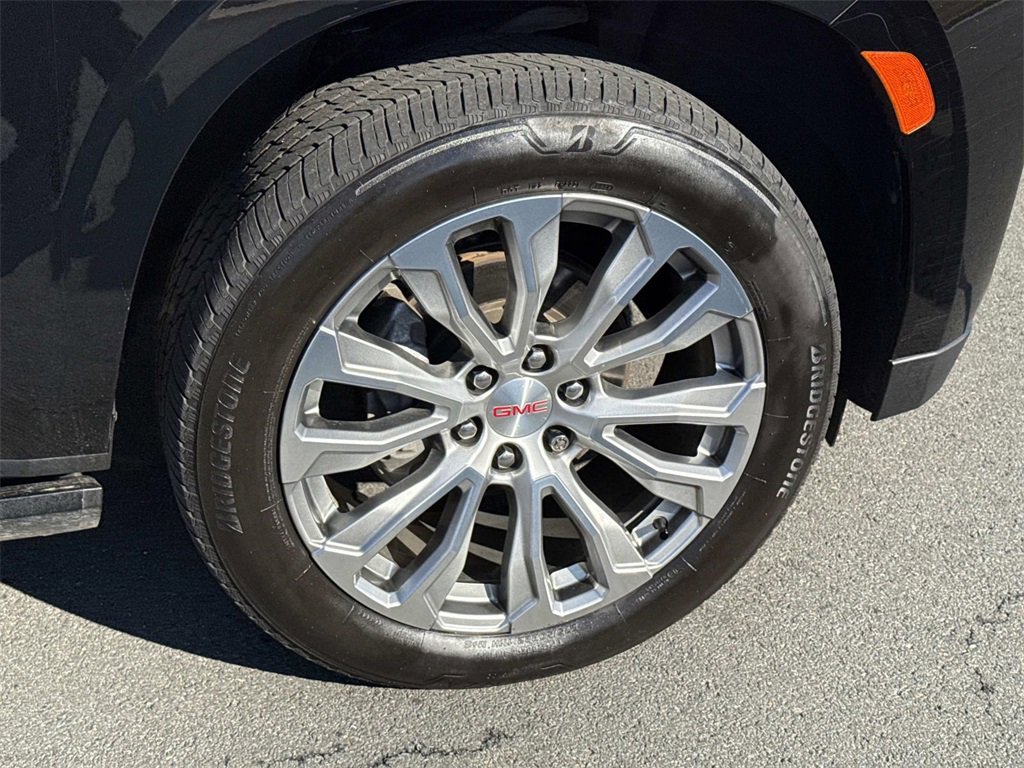 Used 2022 GMC Yukon XL Denali image 9