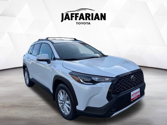 Certified 2023 Toyota Corolla Cross LE image 1