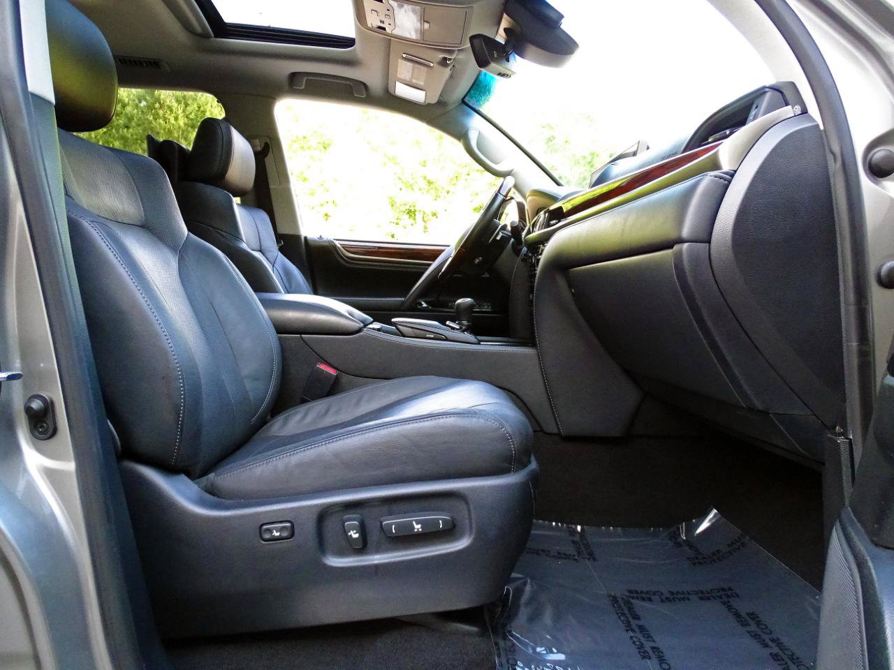 Used 2019 Lexus LX 570 4WD w/ Luxury Package image 37