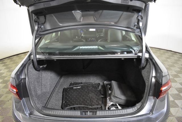 Used 2025 Volkswagen Jetta SE image 29