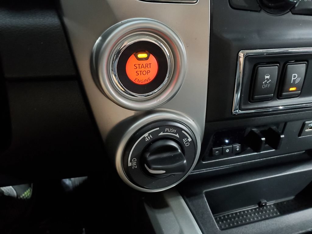 Used 2019 Nissan Titan PRO-4X AWD/4WD image 30