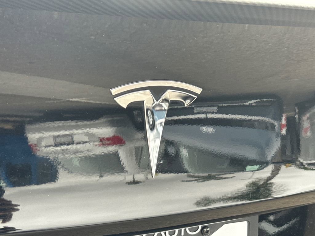 Used 2021 Tesla Model 3 Performance image 11