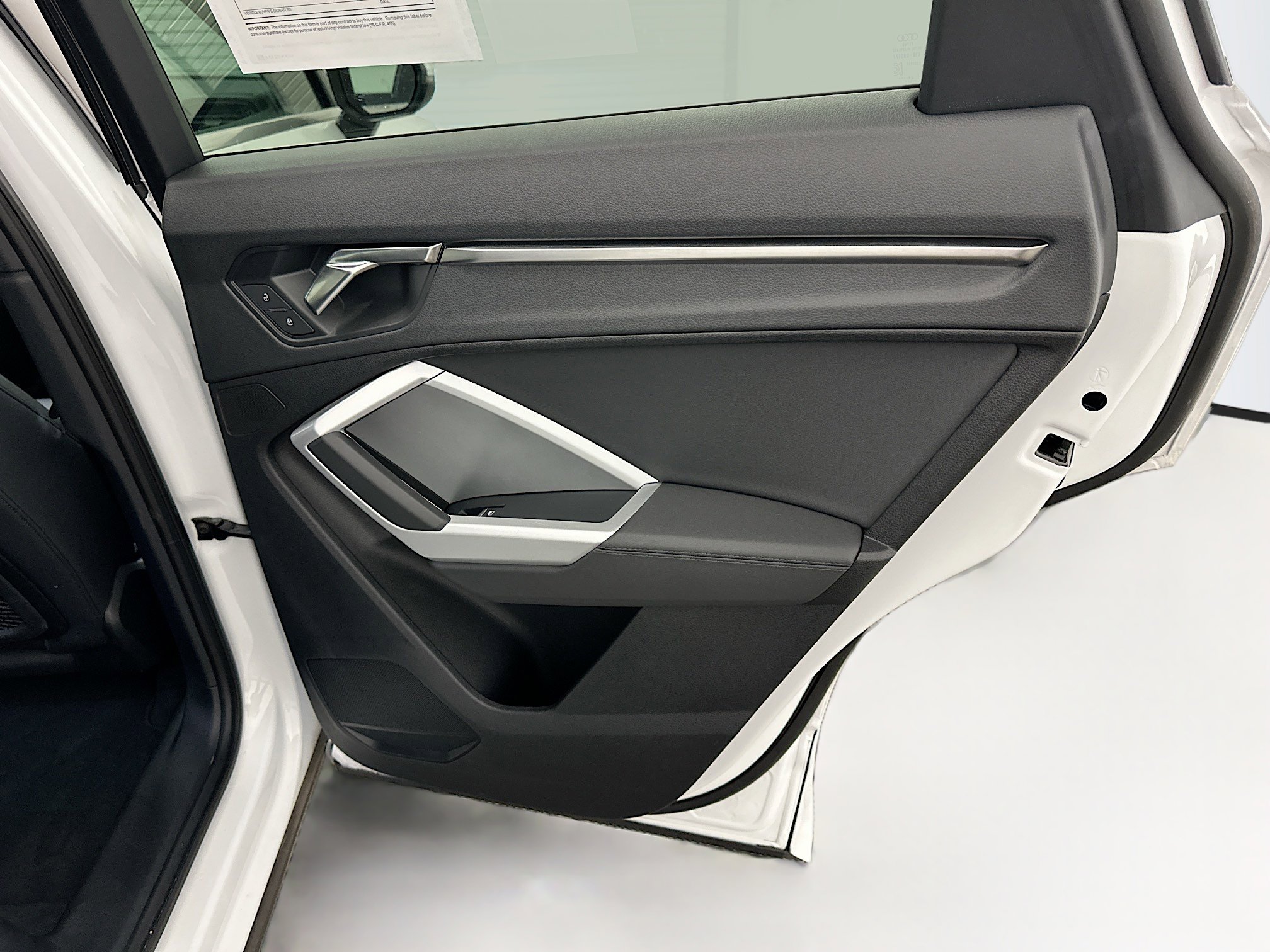 Used 2025 Audi Q3 2.0T Premium image 32