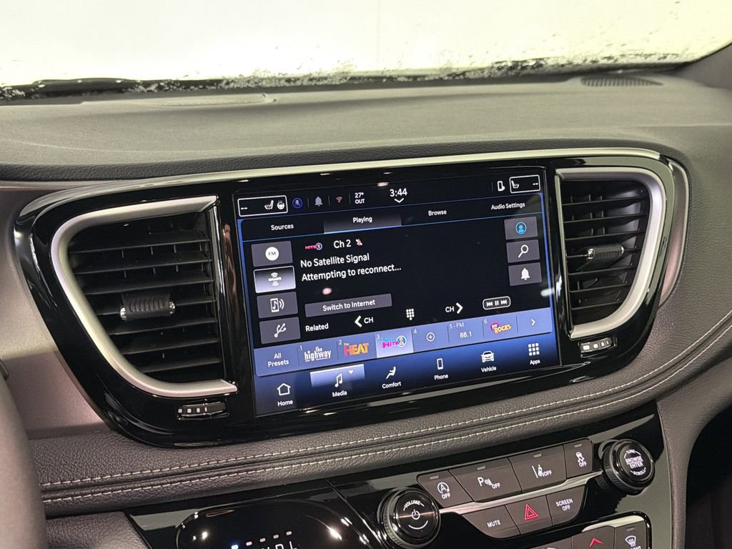 New 2026 Chrysler Pacifica Select FWD image 21