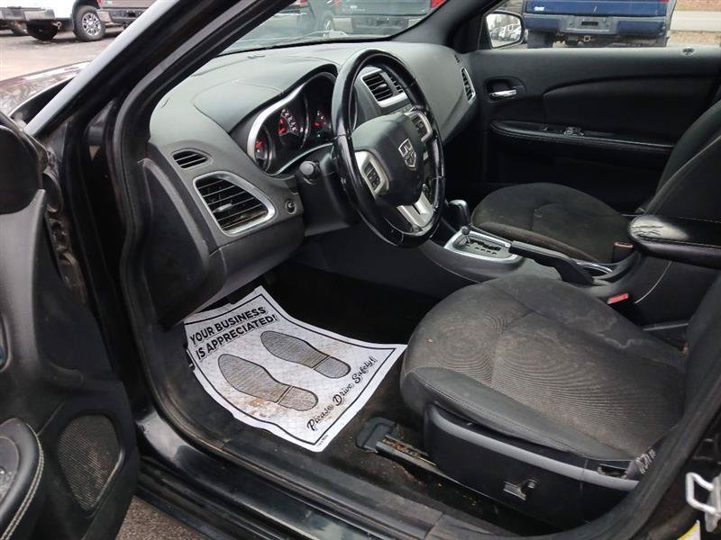 Used 2011 Dodge Avenger Mainstreet FWD image 9