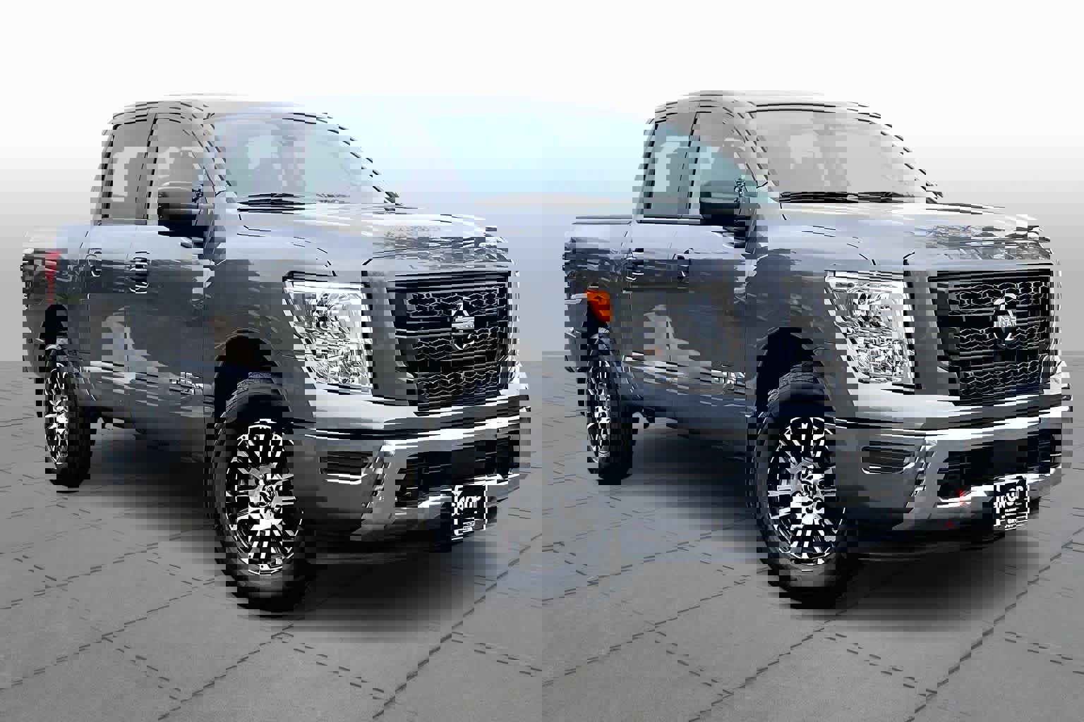 Used 2024 Nissan Titan SV w/ Accessory Utility Package image 4