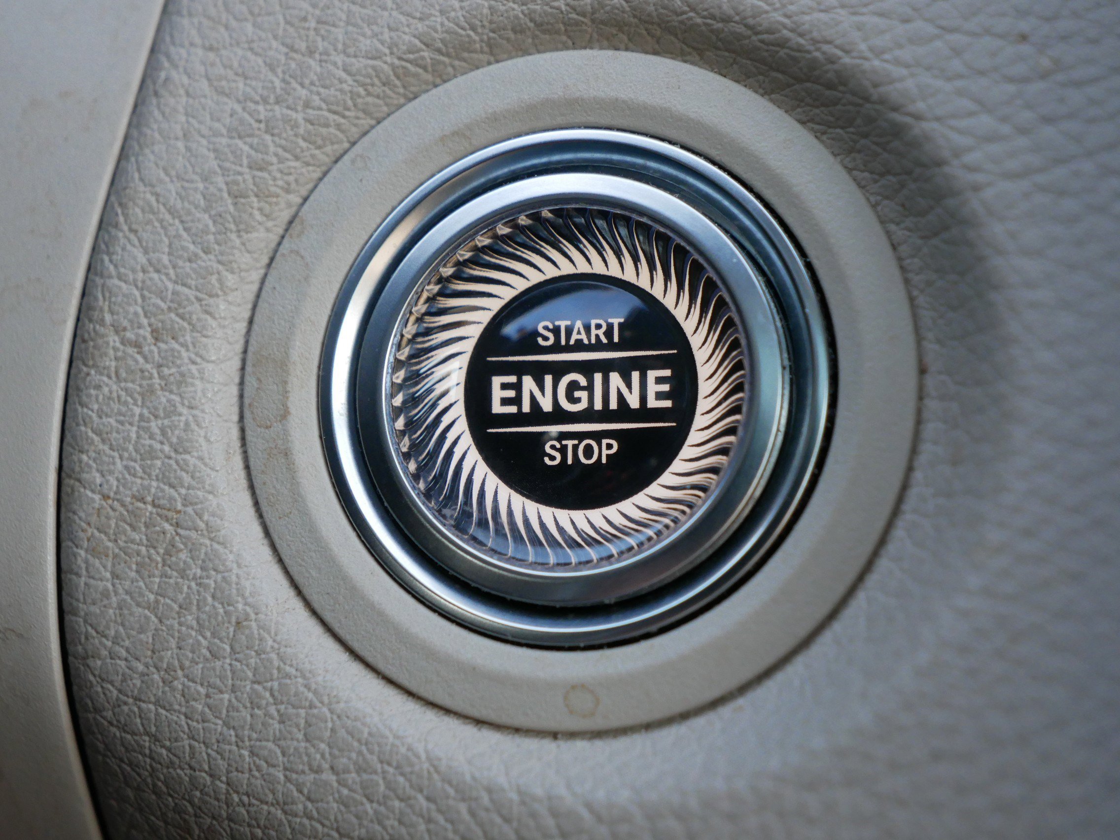 Used 2019 Mercedes-Benz C 300 4MATIC Sedan image 29