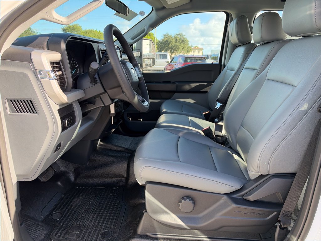 New 2027 Ford F250 XL w/ XL Chrome Package AWD/4WD image 19
