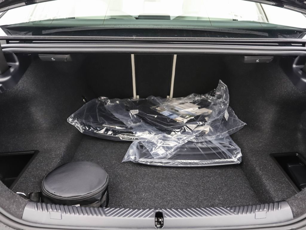 New 2026 BMW 530i xDrive w/ Premium Package image 25