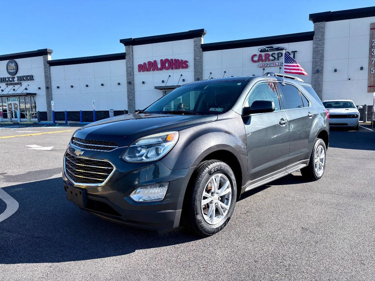 Used 2017 Chevrolet Equinox LT w/ Convenience Package image 2