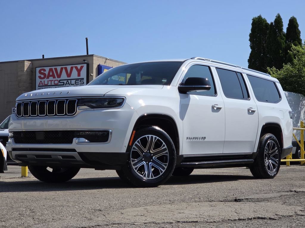 Used 2024 Jeep Wagoneer L Series II w/ Flexible Seating Group AWD/4WD image 2