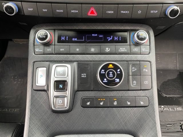 Used 2024 Hyundai Palisade Limited AWD/4WD image 33
