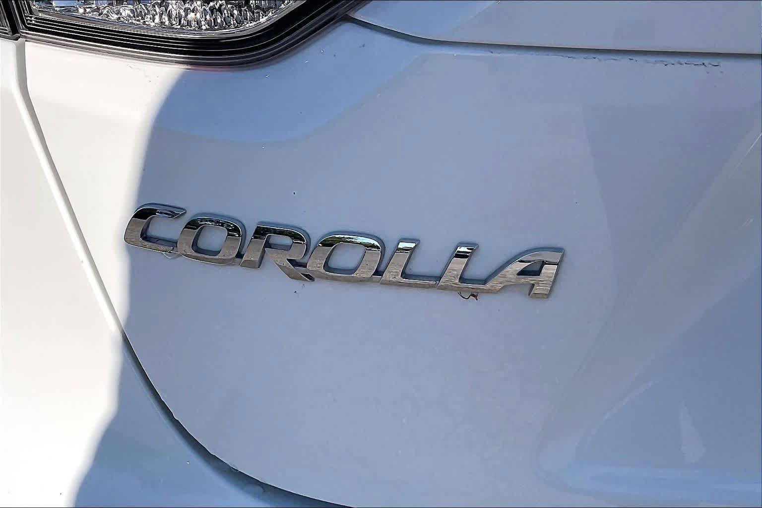 Used 2025 Toyota Corolla LE FWD image 10