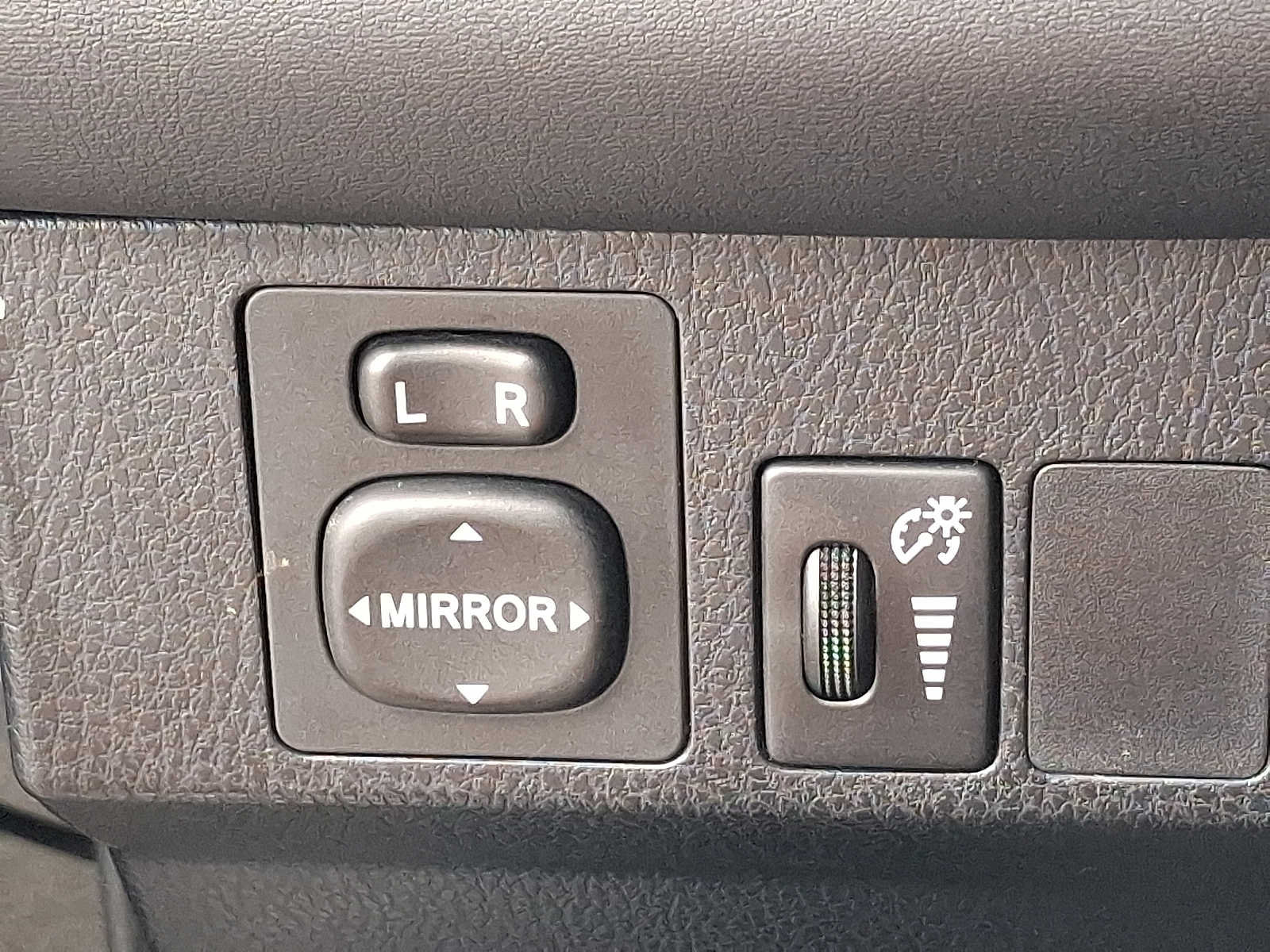 Used 2016 Toyota RAV4 SE w/ Cargo Management Package AWD/4WD image 25