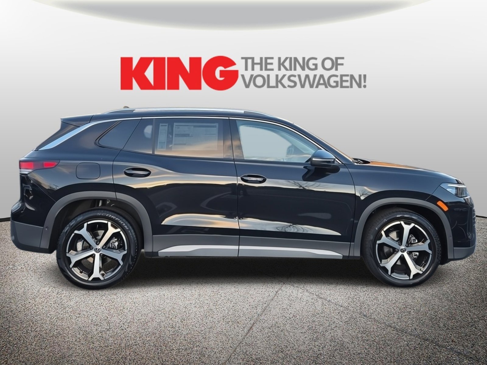 New 2026 Volkswagen Tiguan SE image 2