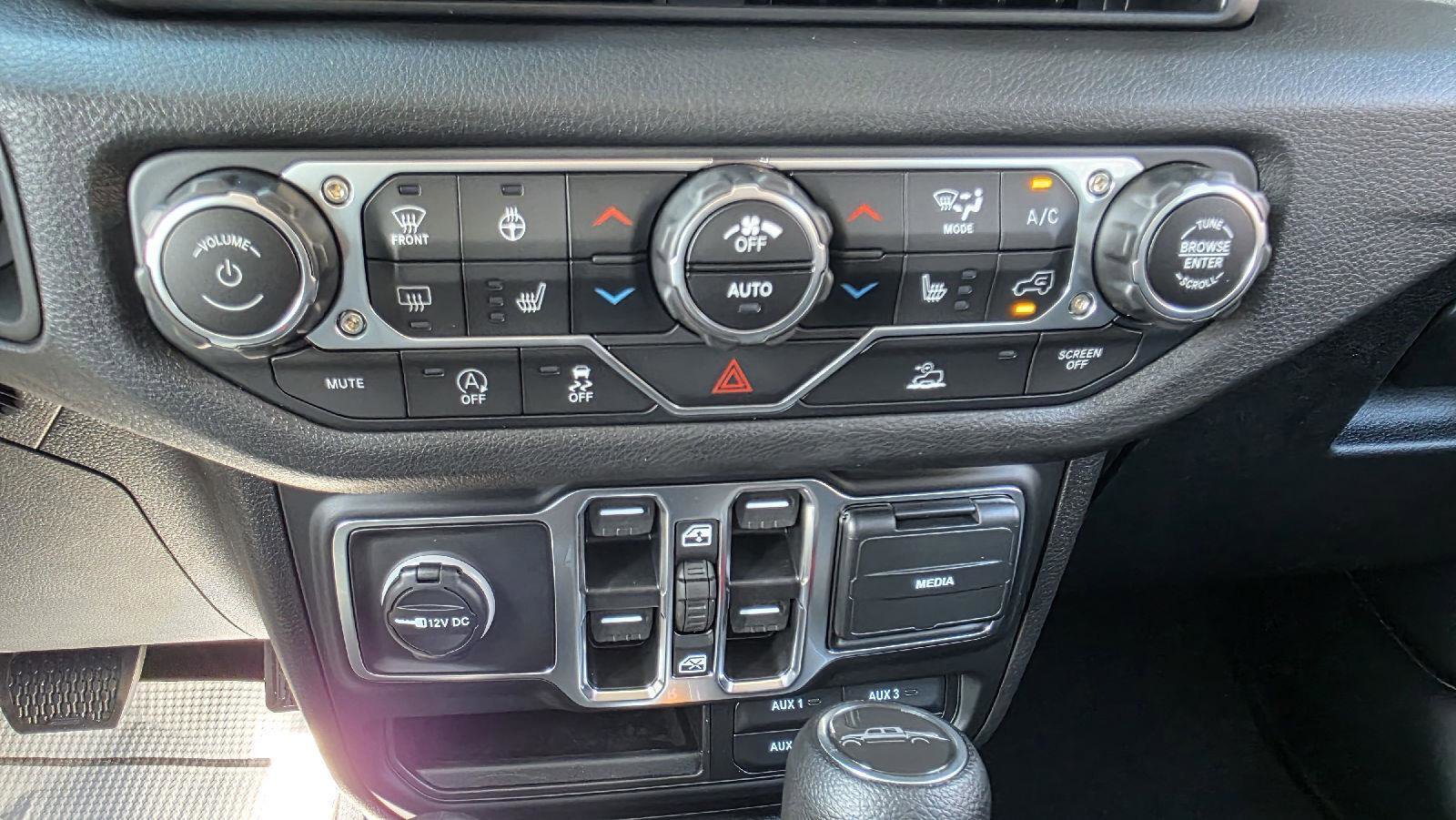 New 2025 Jeep Gladiator Sport image 24