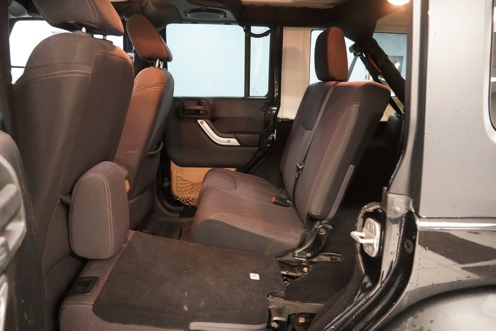 Used 2013 Jeep Wrangler Unlimited Rubicon w/ Connectivity Group image 25