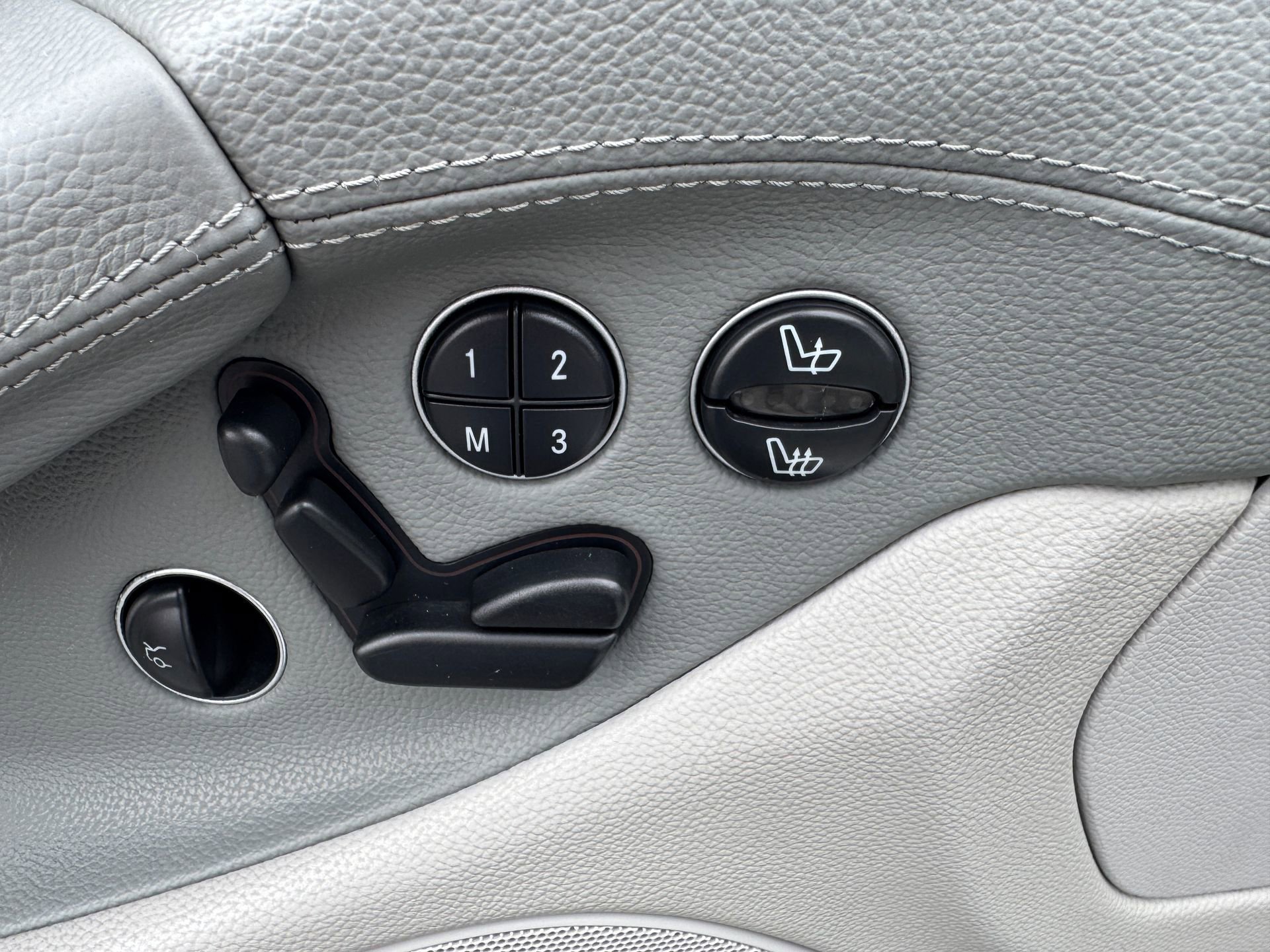 Used 2004 Mercedes-Benz SL 500 image 38