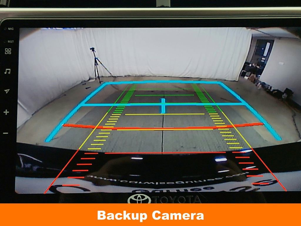 Used 2017 Toyota Camry LE image 22