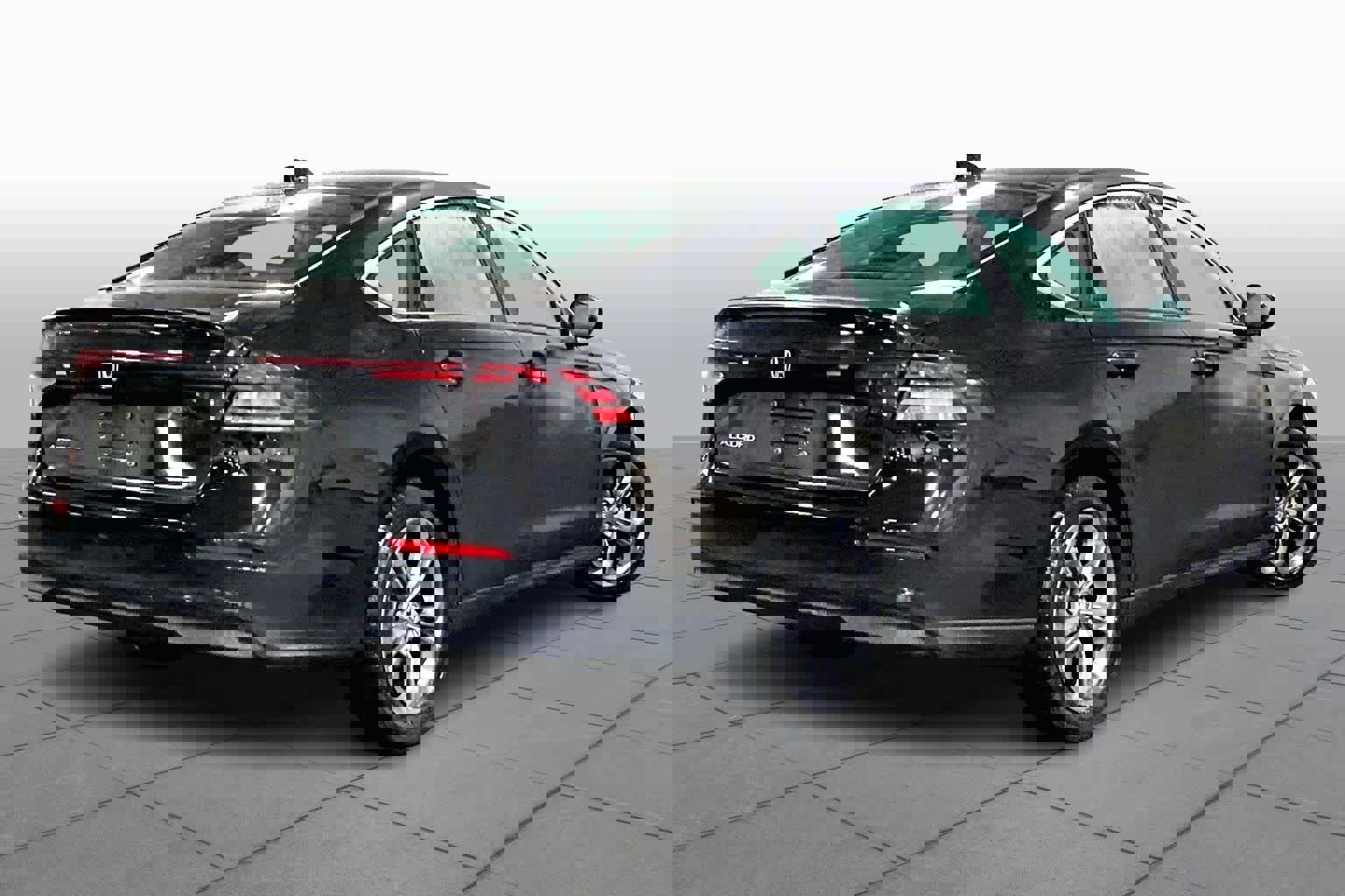 Used 2023 Honda Accord EX image 12