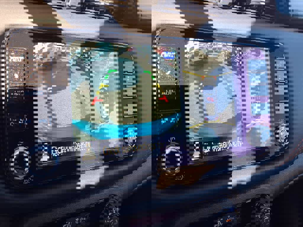 Used 2024 Nissan Kicks SR image 12