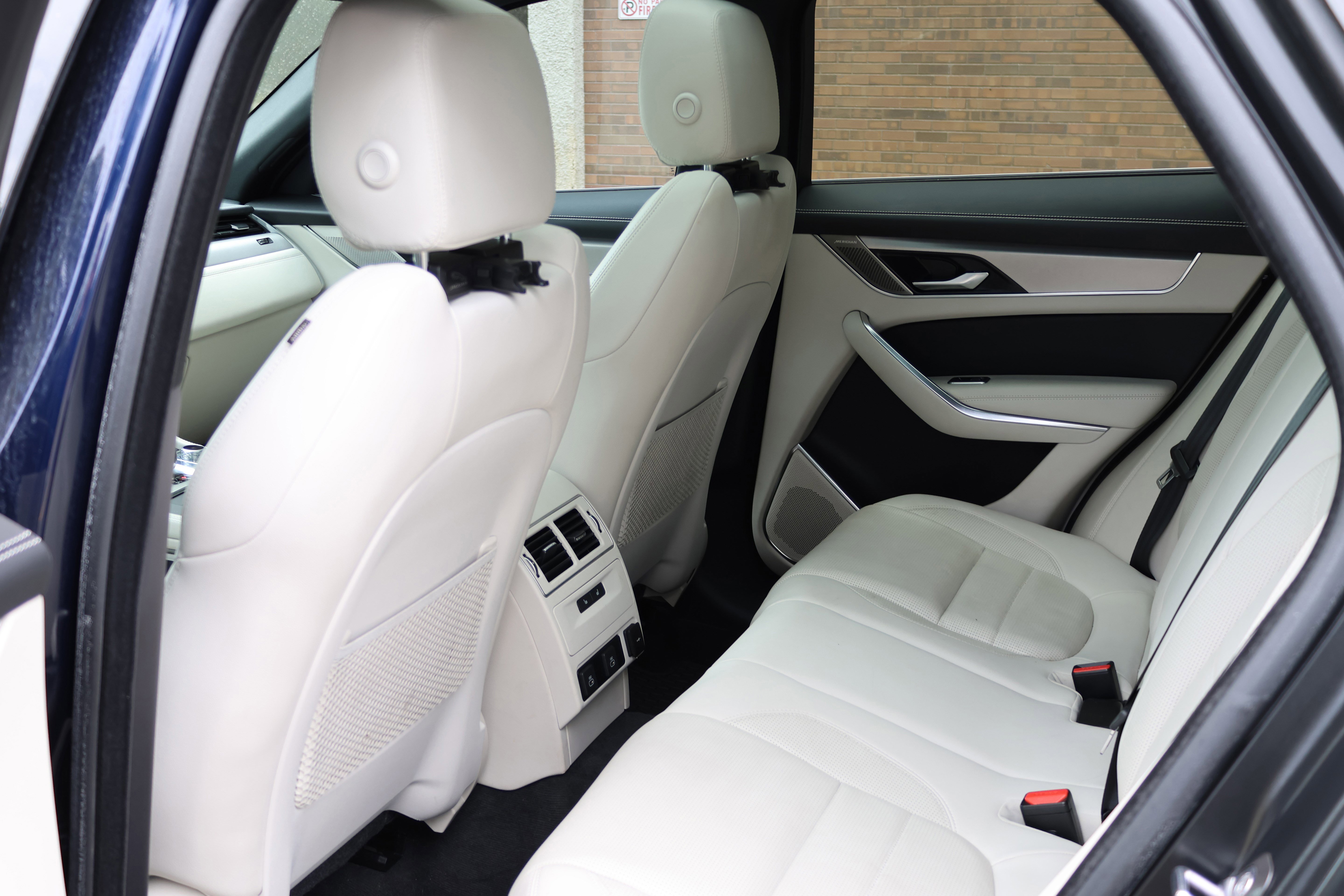 Used 2024 Jaguar F-PACE R-Dynamic S AWD/4WD image 15