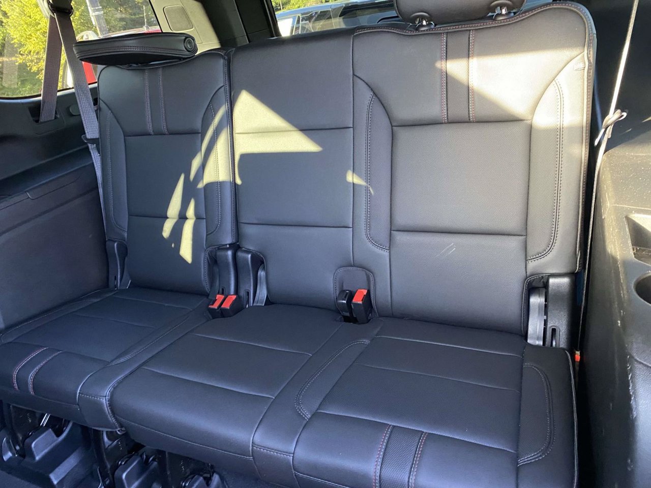 Used 2021 Chevrolet Suburban RST AWD/4WD image 24