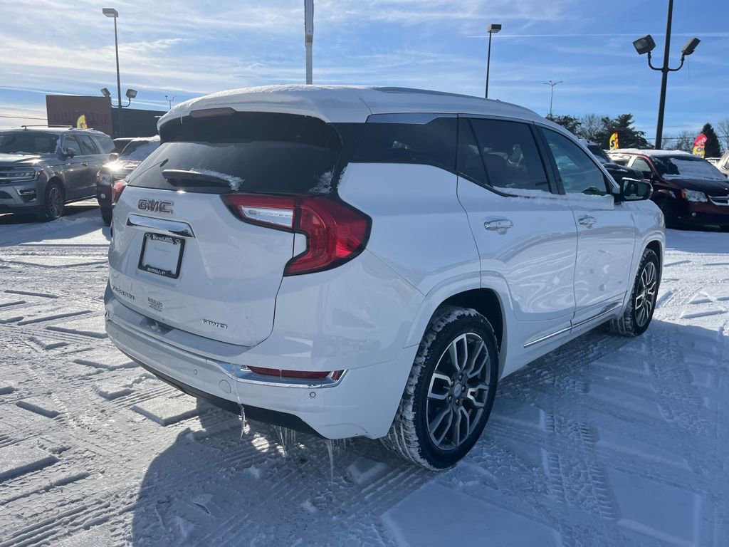 Used 2022 GMC Terrain Denali w/ Denali Premium Package image 5