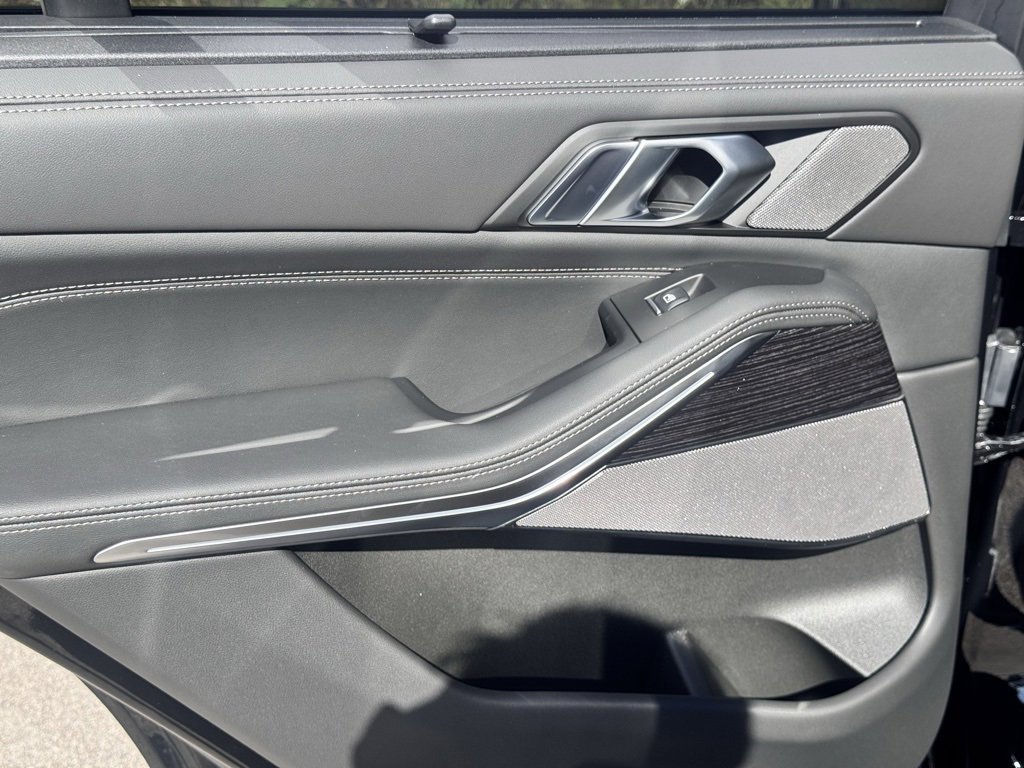 New 2026 BMW X5 M60i image 22