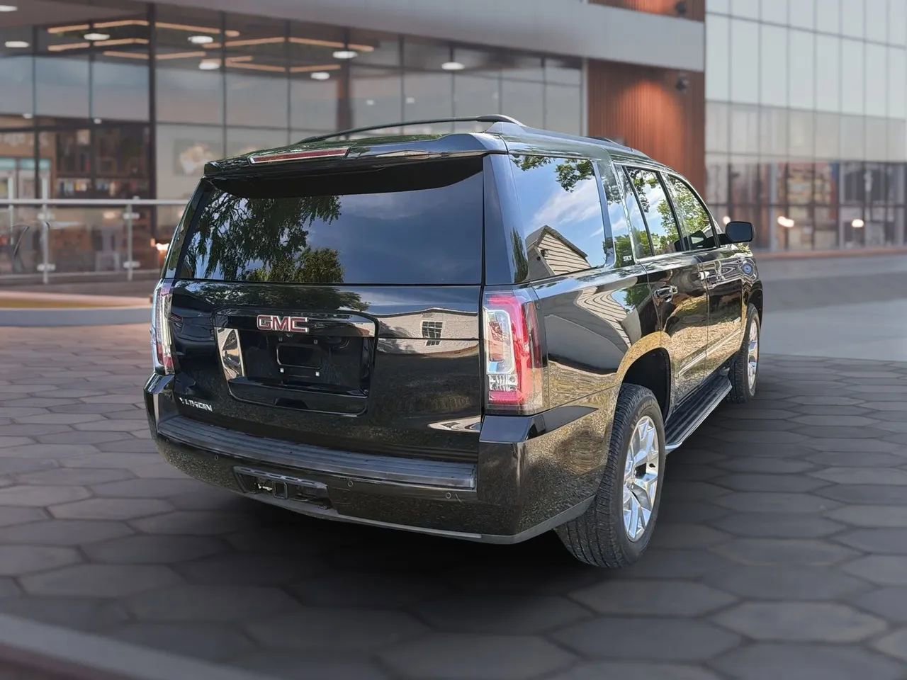 Used 2015 GMC Yukon SLT w/ Open Road Package AWD/4WD image 10