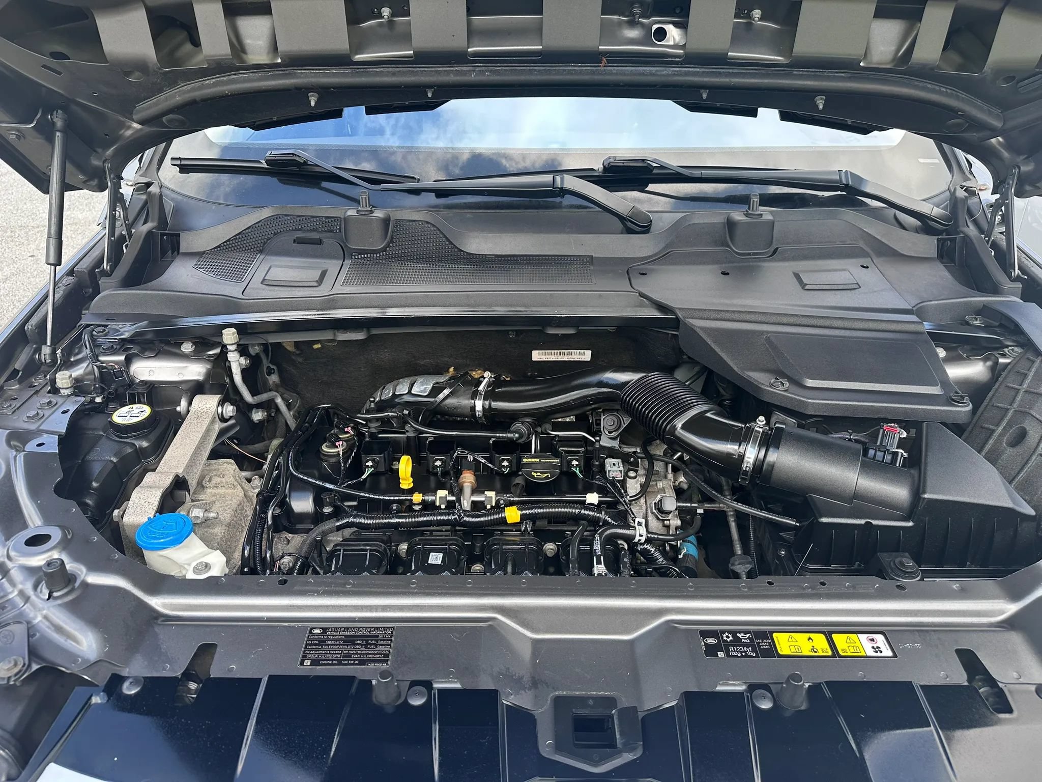 Used 2017 Land Rover Discovery Sport HSE AWD/4WD image 21