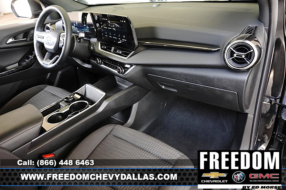 Used 2026 Chevrolet Equinox LT FWD image 8