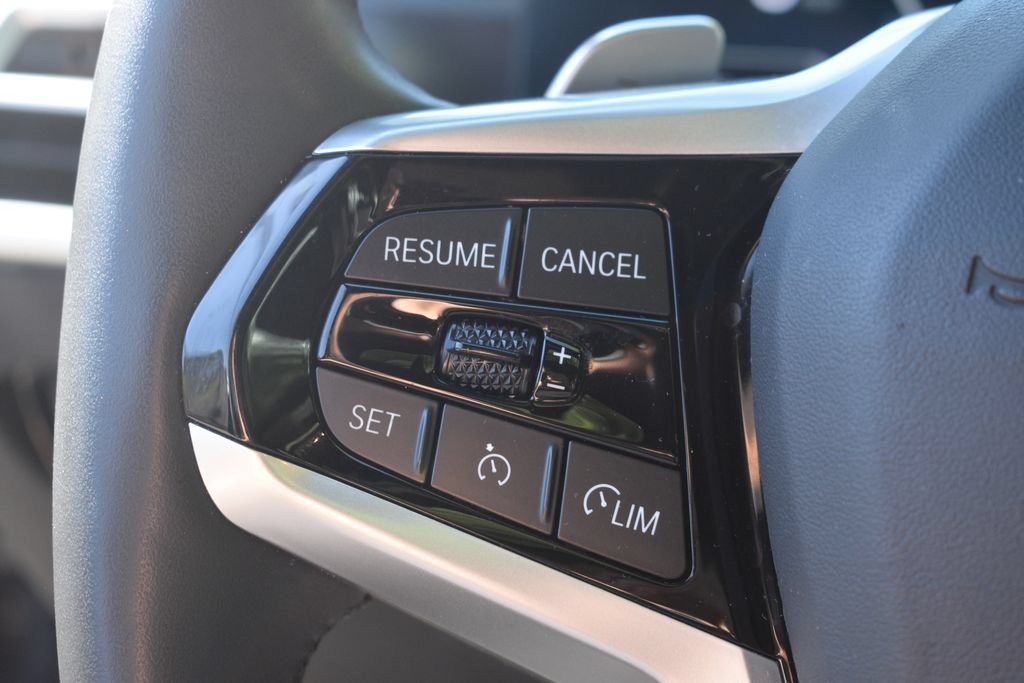 Used 2025 BMW 330i Sedan RWD image 13