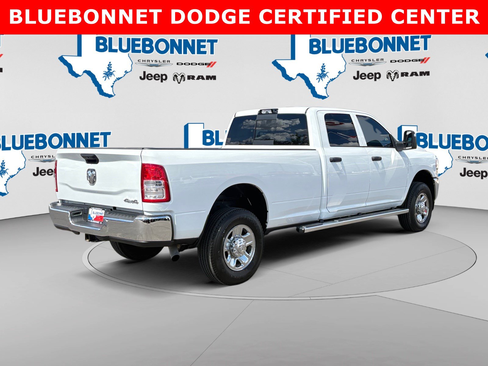 Used 2024 RAM 2500 Tradesman w/ Chrome Appearance Group AWD/4WD image 5